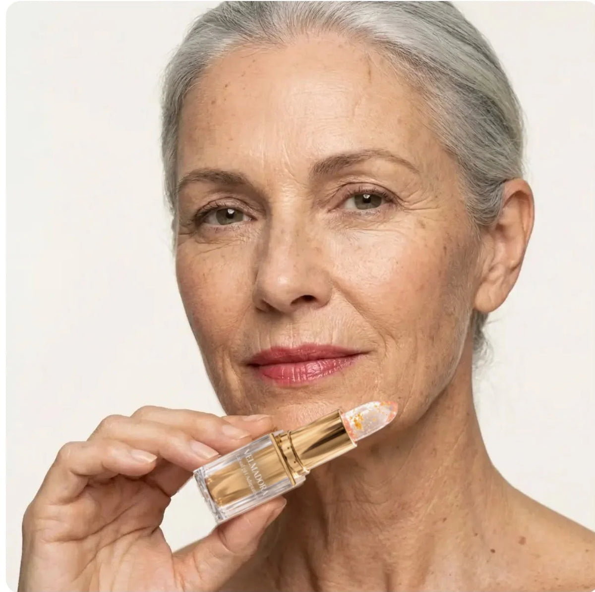 Velmadora – Labial para labios maduros